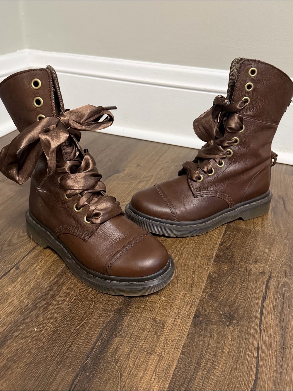 Dr. Martens Aimilita Combat Boots in brown size 6